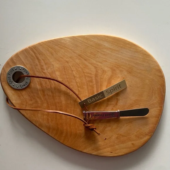 NWT Cutting Board and Cheese Knife Gift Set - Picture 3 of 7